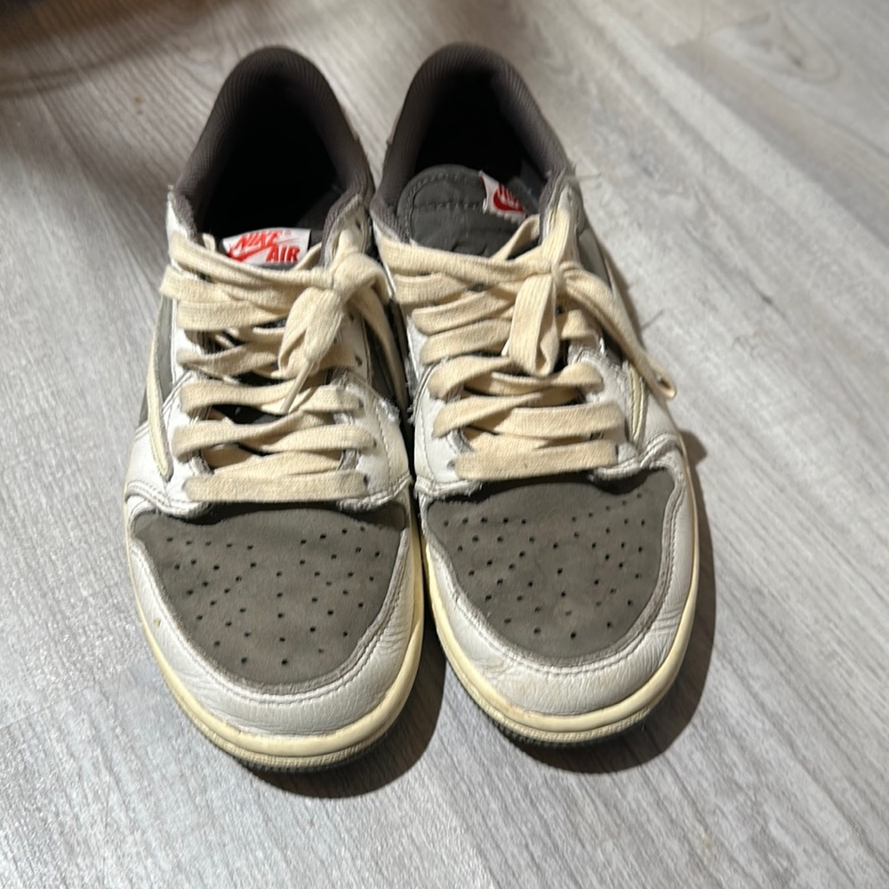 Travis Scott Jordan 1 low size 7